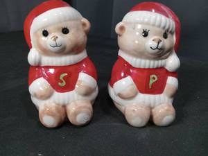 lot 4607 image: Christmas Teddy Bear Salt and Pepper Shakers