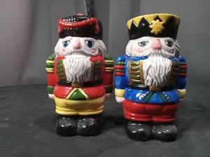 lot 4638 image: Christmas Nutcracker Salt and Pepper Shakers Set