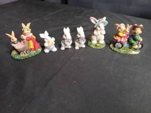 lot 4556 image: Easter Bunny Figurine Collection