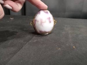 lot 4564 image: Purple and White Marbled Stone Jewelry Set with Gold-Tone Setting