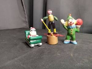 lot 4566 image: Christmas Holiday Figurine Collection with Santa and Clown