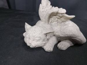 lot 4590 image: Sleeping Cat Angel Stone Sculpture