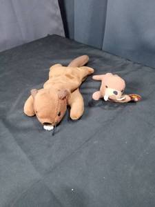 lot 4594 image: TY Beanie Babies Tusk the Walrus Plush Collection Set