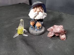 lot 4598 image: Mixed Collectibles Lot with Figurine and Glass Seal