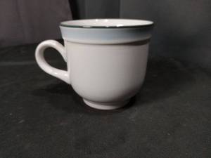 lot 4605 image: Crowning Fashion Dinnerware Coffee Cup