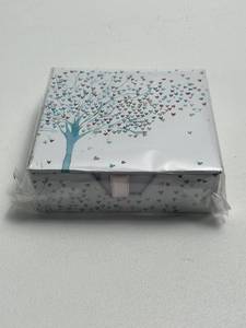 lot 125 image: Peter Pauper Press Tree of Hearts Designer Desk Notes