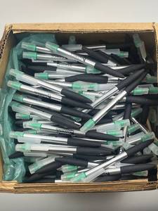 lot 127 image: Bulk Lot Custom Promotional Pens With Green Highlighter
