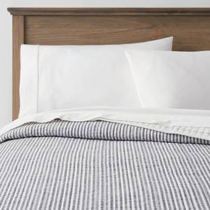 lot 9312 image: King Reversible Cotton Stripe Quilt Navy - Threshold Midweight Coverlet, Machine Washable, OEKO-TEX Certified - Retail $89