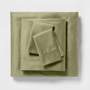 lot 9346 image: Full Solid Performance 400 Thread Count Sheet Set Green - Threshold Cotton Sateen, Wrinkle-Resistant, OEKO-TEX Certified - Retail $45
