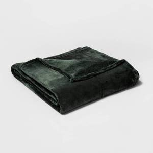 lot 9372 image: King Microplush Bed Blanket Pine - Threshold Solid Green, Midweight, Modern Decor, Double-Turned Hems, 92x108 - Retail $50