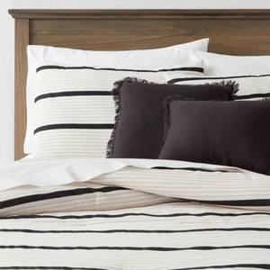lot 9390 image: 5pc King Modern Stripe Comforter Set Off-White - Threshold Woven, Includes Decorative Pillows - Retail $79