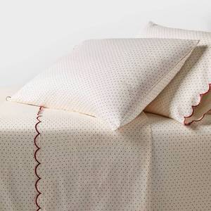 lot 9392 image: King 400 Thread Count Performance Sheet Set Ivory Printed Dot with Red Scallop Hem - Threshold - Retail $65