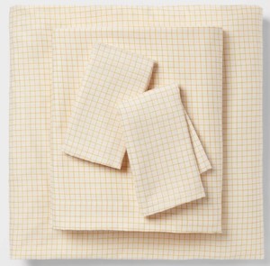 lot 9319 image: TwinTwin XL Cotton Blend Sateen Sheet Set Yellow Micro Grid - Room Essentials - Retail $25