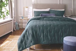 lot 9367 image: King TENCEL Comforter Blue - Threshold