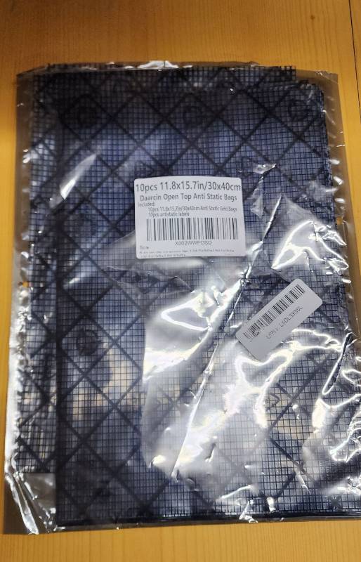 lot 70695 image: Daarcin Anti-Static Grid Storage Bags 10-Pack - Retail $12