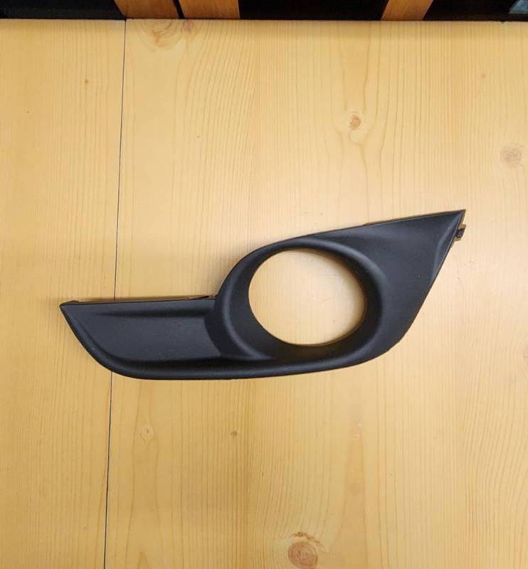 lot 70825 image: For Nissan Altima Fog Light Cover 2013 2014 2015 Driver Side  Textured  Sedan  DOTSAE Compliance  NI1038115  622573TA0B - Retail $10