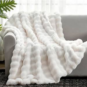lot 70883 image: Cozy Bliss White Faux Fur Throw Blanket - Retail $25