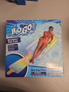 lot 70911 image: Bestway H2oGO Dreamsicle Pool Float Set - Retail $15