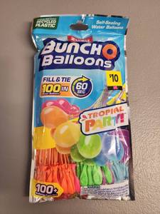 lot 70925 image: Bunch O Balloons Self-Sealing Water Balloons 100 Pack - Retail $10