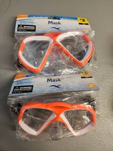 lot 70949 image: Diving Masks Set of 3 (Ages 8) OrangeWhite - Retail $6