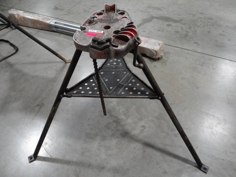 lot 3565 image: Ridgid Tri Stand No. 450