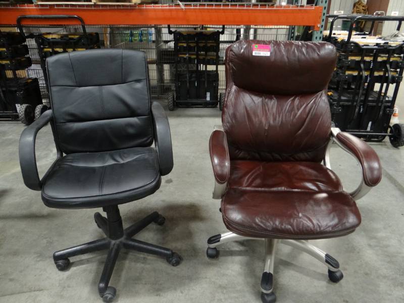 lot 3571 image: Lot Of (2) Office Chairs