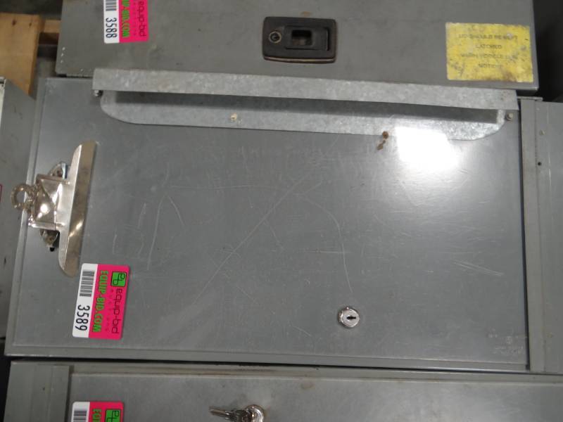 lot 3589 image: Metal Paperwork Stations For Vehicle Use