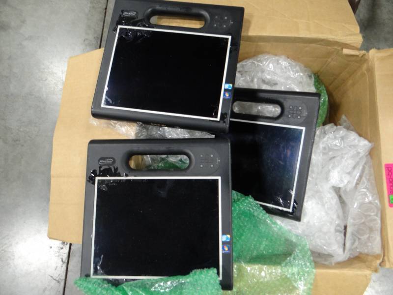 lot 3618 image: Box Of 3 Moting Computing Model CFT-003WHoldingCharging Station