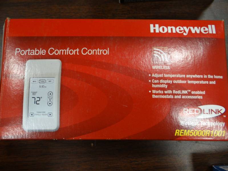 lot 3626 image: Honeywell Portable Comfort Control REM5000R1001