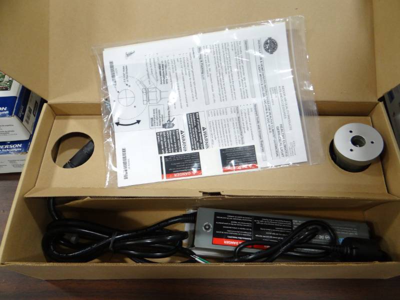 lot 3638 image: Healthy Climate Germicidal Light Model UVC-24V