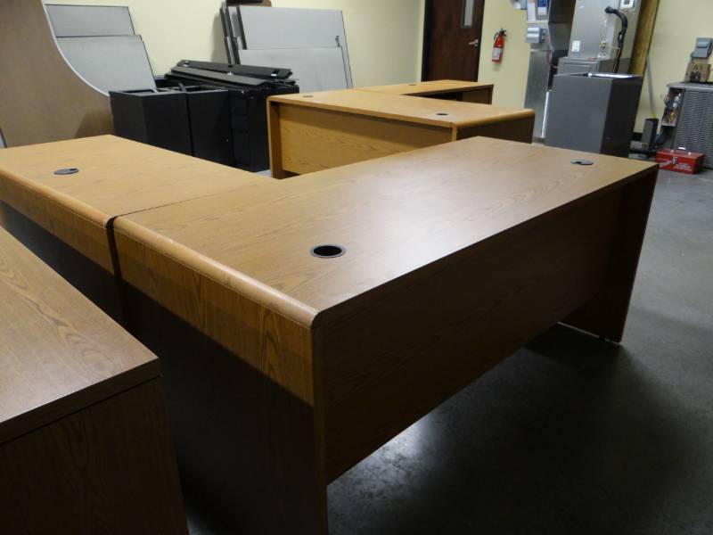 lot 3665 image: Lot Of (2) L Shaped Office Desk