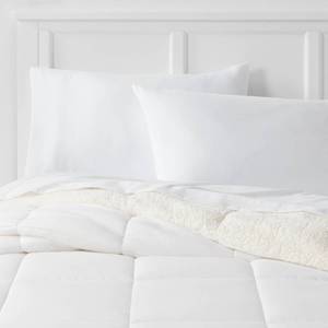 lot 9514 image: FullQueen Faux Shearling Washed Microfiber Reversible Comforter White - Room Essentials OEKO-TEX Certified, Lightweight - Retail $50