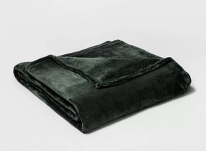 lot 9505 image: King Microplush Bed Blanket Pine - Threshold - Retail $50