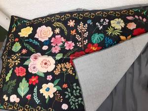 lot 330 image: Welcome Rug, 35 x 24 - Retail $0