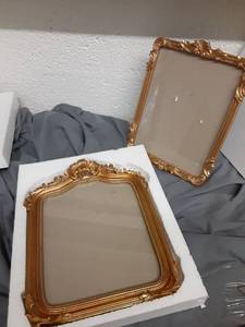 lot 427 image: Chunful 2 Pcs Gold Picture Frames Vintage Antique Ornate Resin Photo Frames with Acrylic Front for Wall Hanging and Tabletop Photo Display Home Decor Wedding Favors(8 x 10 Inch,Retro) - Retail $37