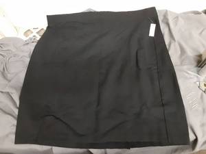 lot 433 image: Amazon Essentials Womens Ponte Pull-On Above The Keen Fitted Pencil Skirt, Black, XX-Large - Retail $21