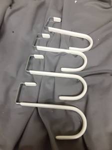 lot 445 image: FYY Over the Door Hooks, 4 Pack Hangers Hooks with Rubber Prevent Scratches Heavy Duty Organizer for Living Room, Bathroom, Bedroom, Kitchen Hanging Clothes, Towels, Hats, Coats, Bags White - Retail $6