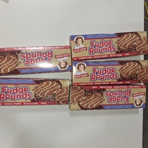 lot 3791 image: 5 Boxes Little Debbie Fudge Rounds - 9.5oz8pk