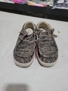 lot 4148 image: HEYDUDE Mens size 12