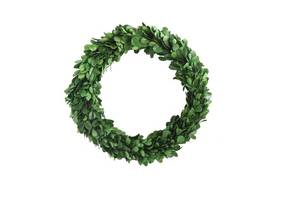 lot 4461 image: Creative Co-Op Preserved Genuine Boxwood Wreath