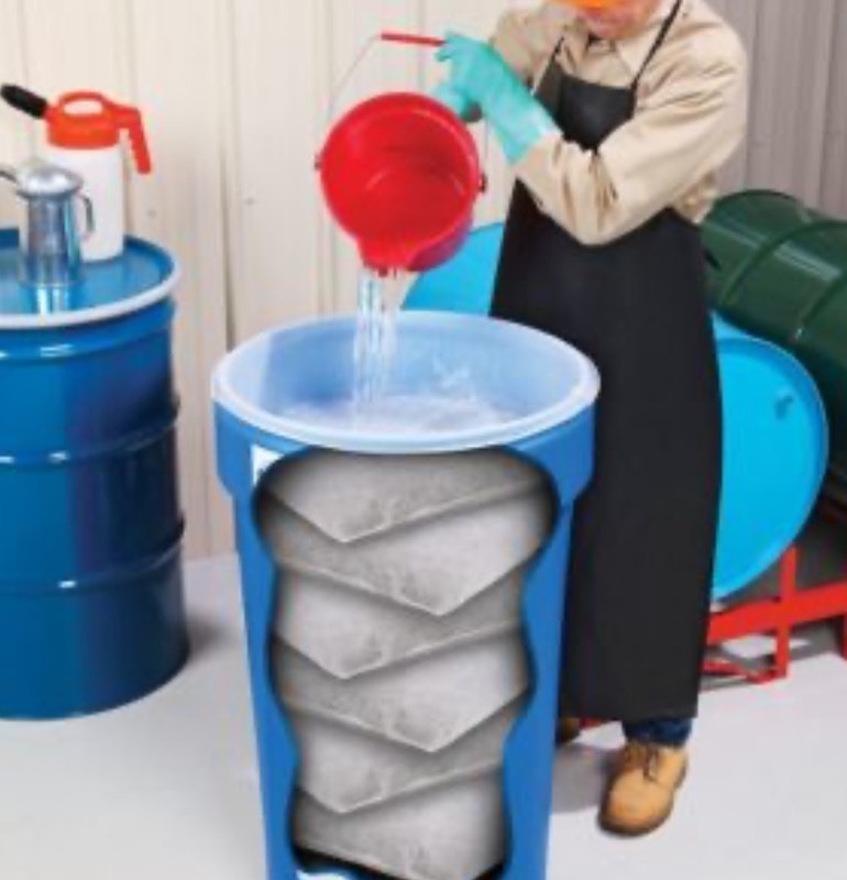 lot 81 image: PIG� Pour-Through Oily Water Filter - See images Comes as is