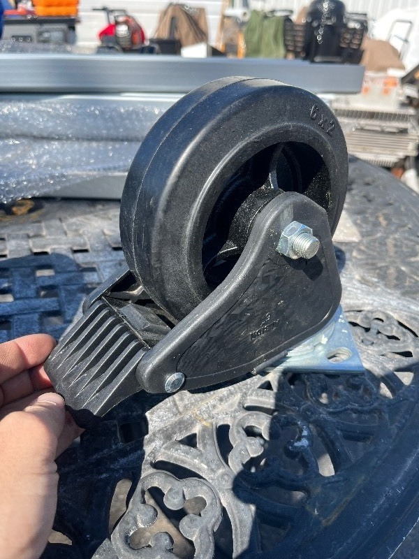 lot 395 image: Heavy Duty - Professional Quality ALBION 6 Steel & Rubber Coated Caster w Break