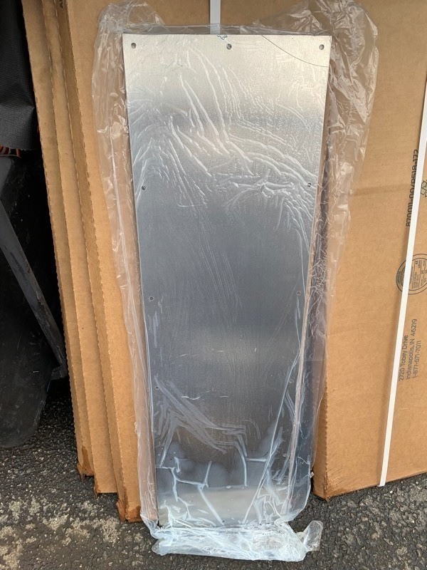 lot 434 image: 1 New Heavy Duty Stainless Steel Door Kick Plate 10x34