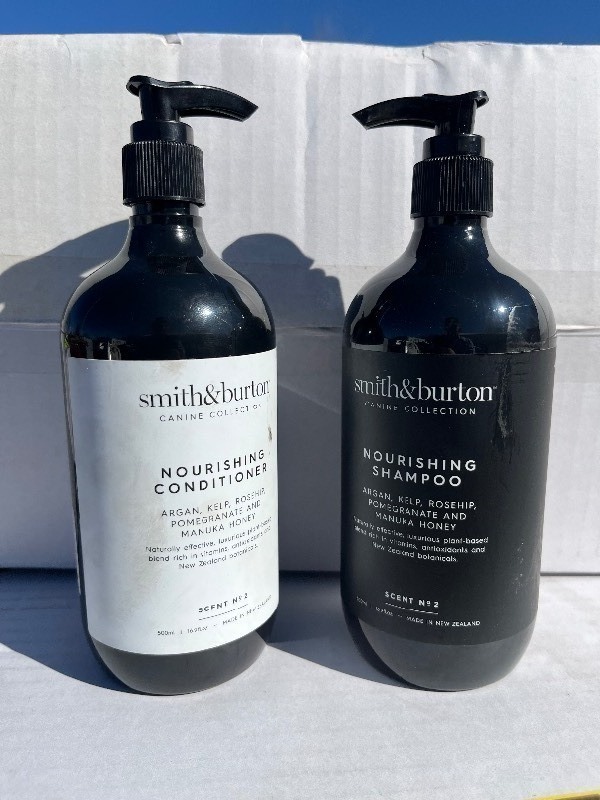 lot 121 image: Bundle of Smith & Burton CANINE COLLECTION NOURISHING SHAMPOO & CONDITIONER  Argan, Kelp, Rosehip, Pomegranate, & Manuka Honey - 16.9floz Each