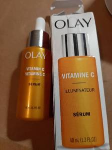 lot 36637 image: Olay Vitamin C Serum, 40 mL (1.3 FL OZ) - Retail $22