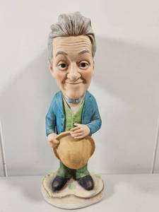 lot 85 image: Royal Crown Porcelain Figurine Stan Laurel