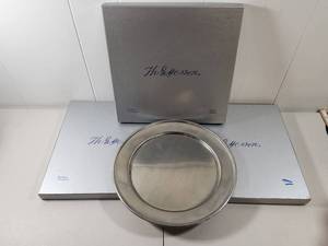 lot 91 image: Thomas Jefferson Heritage of Virginia Pewter Plates by Queen Art