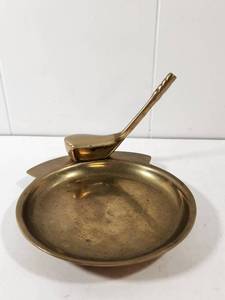 lot 115 image: Brass Golf Club Decorative Ashtray