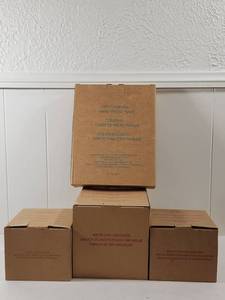 lot 116 image: Avon Candle Sleeves and Photo Frame Set