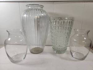 lot 125 image: Clear Glass Vase Collection Set of 4 Pieces